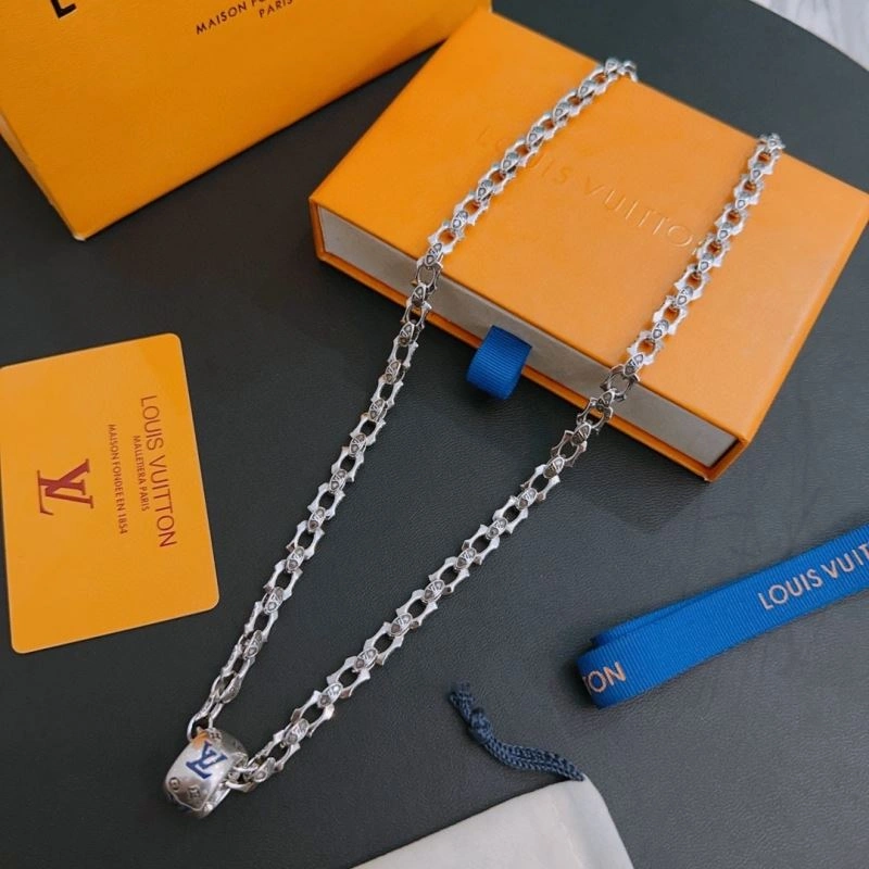 WellDesigned Louis Vuitton Necklaces 250994