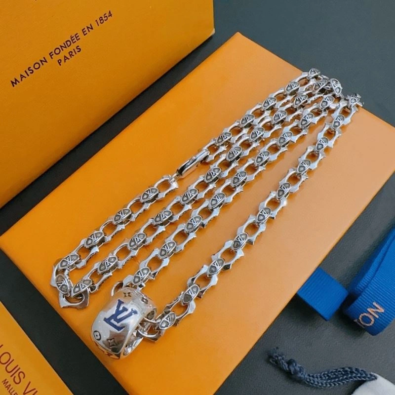 WellDesigned Louis Vuitton Necklaces 250994