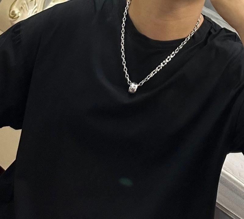 WellDesigned Louis Vuitton Necklaces 250994