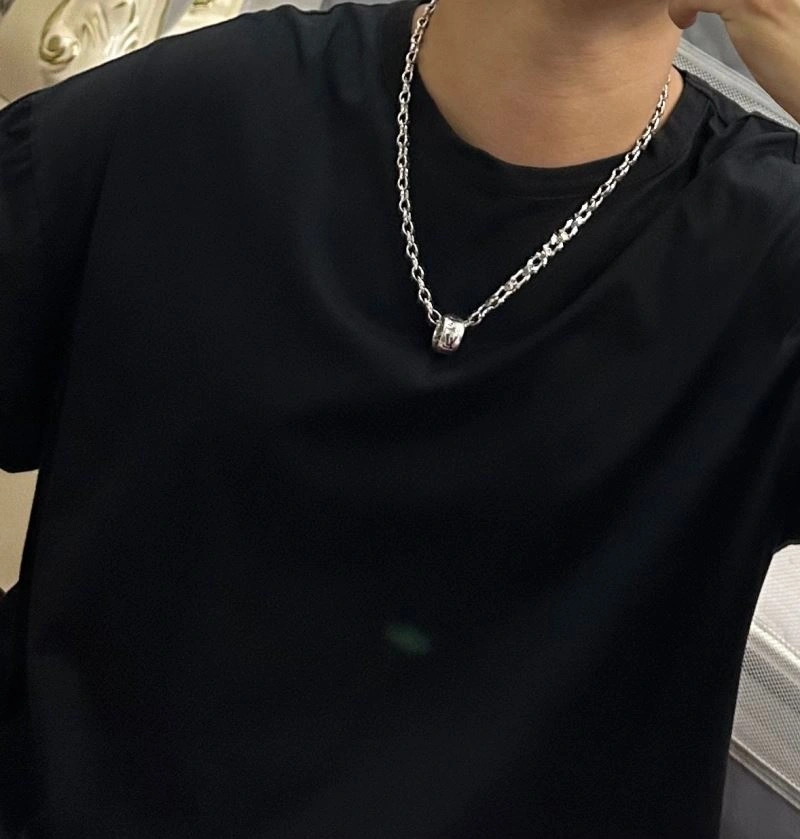 WellDesigned Louis Vuitton Necklaces 250994