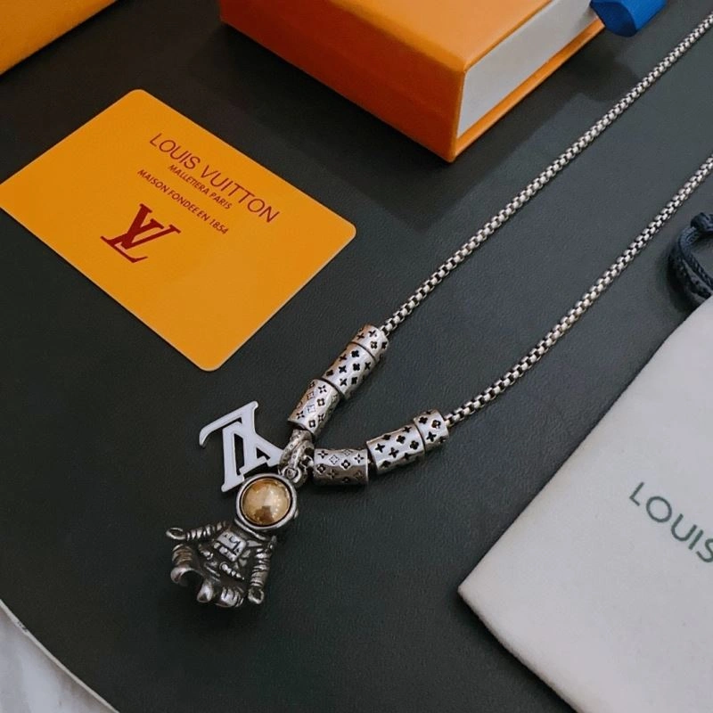 Louis Vuitton Necklaces Minimalist 250992
