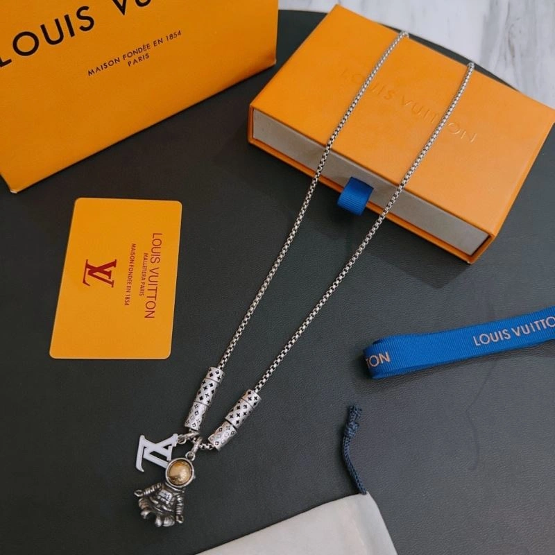 Louis Vuitton Necklaces Minimalist 250992