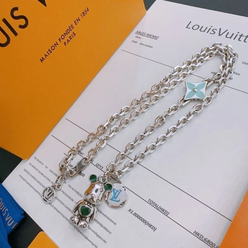 Versatile Louis Vuitton Necklaces 250988