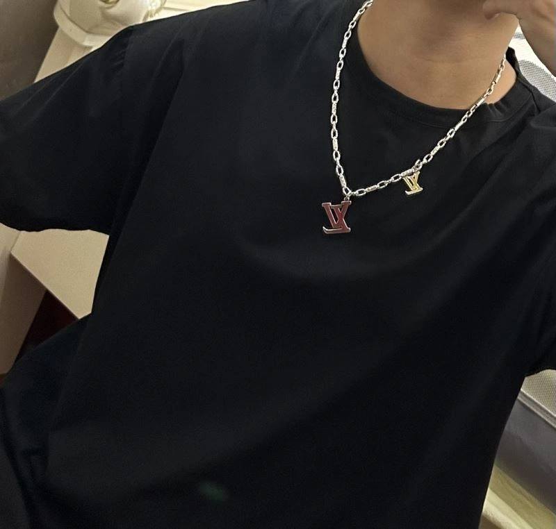 UrbanStyle Louis Vuitton Necklaces 251007