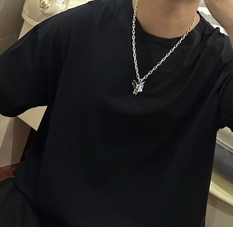 Louis Vuitton Necklaces Modern 251004