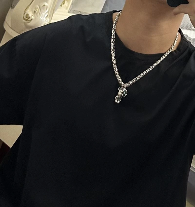 Louis Vuitton Necklaces Casual 251009