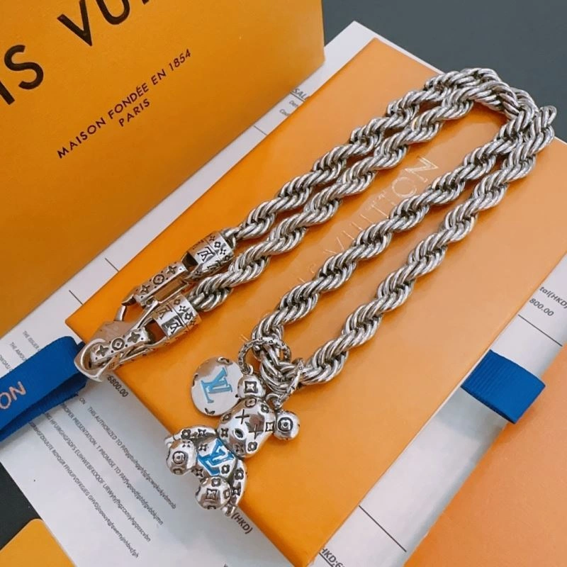 Louis Vuitton Necklaces SportInspired 251008