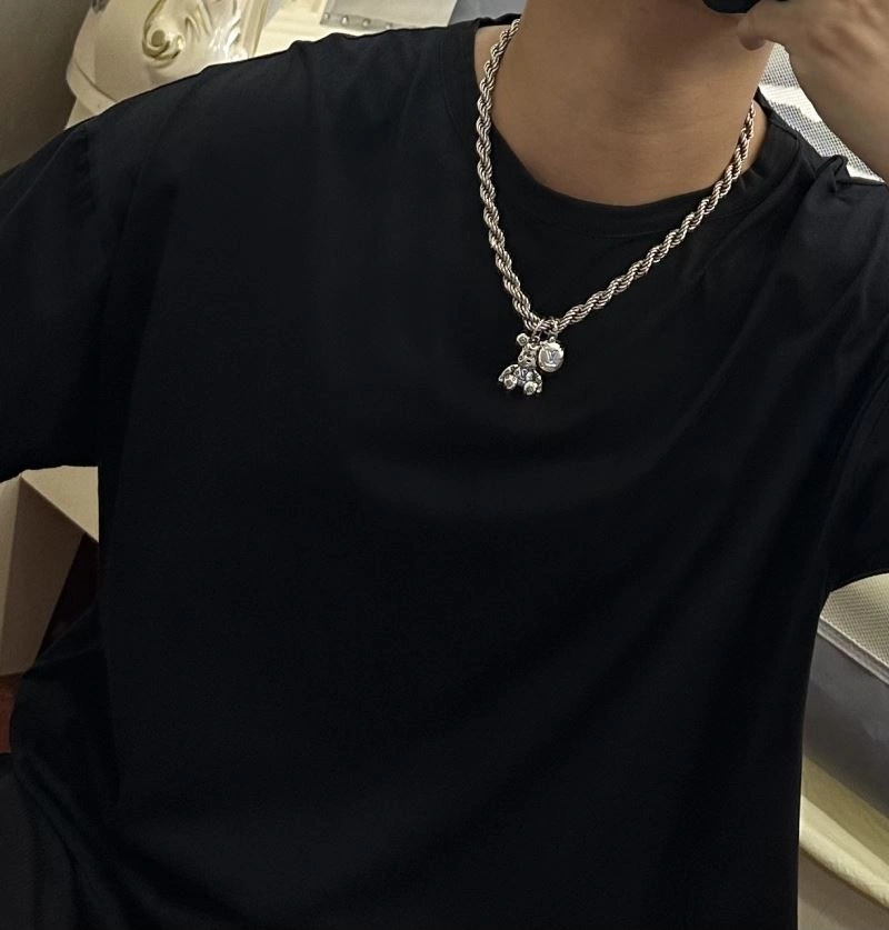 Louis Vuitton Necklaces SportInspired 251008