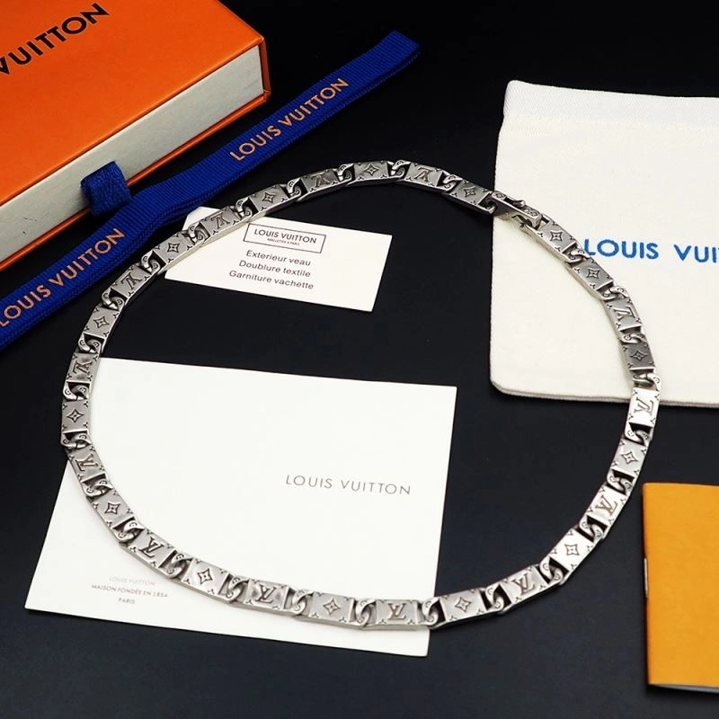 Seasonal Louis Vuitton Necklaces 251002