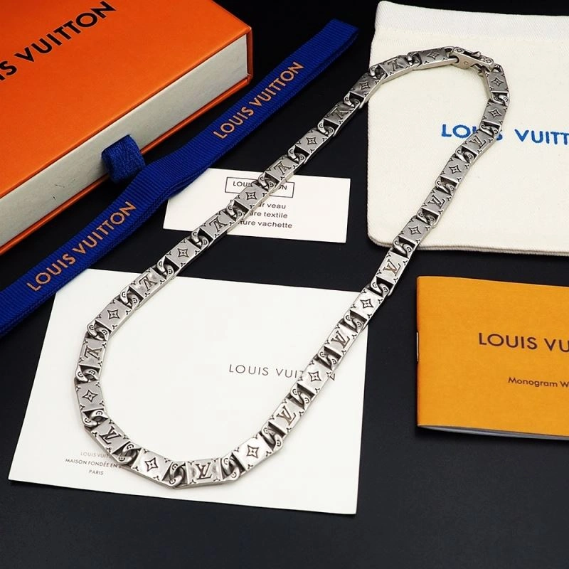 Seasonal Louis Vuitton Necklaces 251002