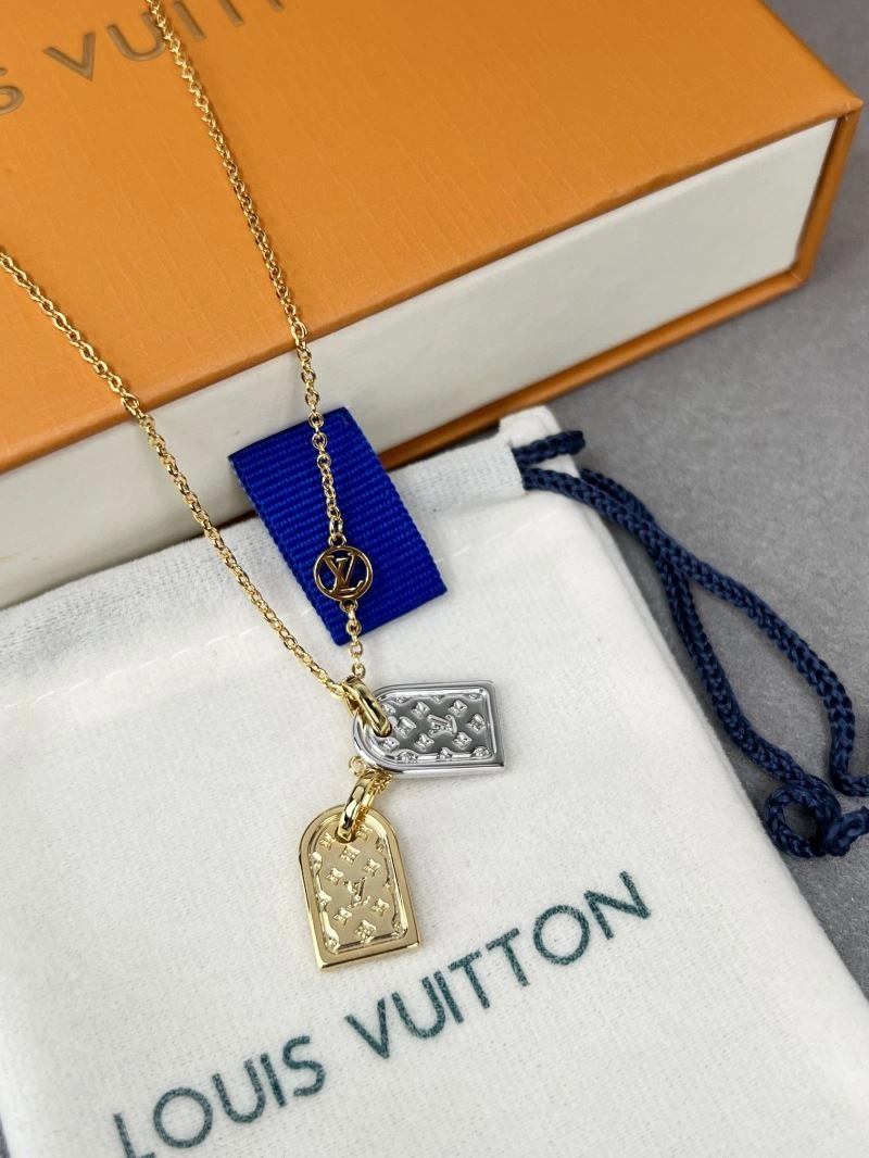 Versatile Louis Vuitton Necklaces 250933