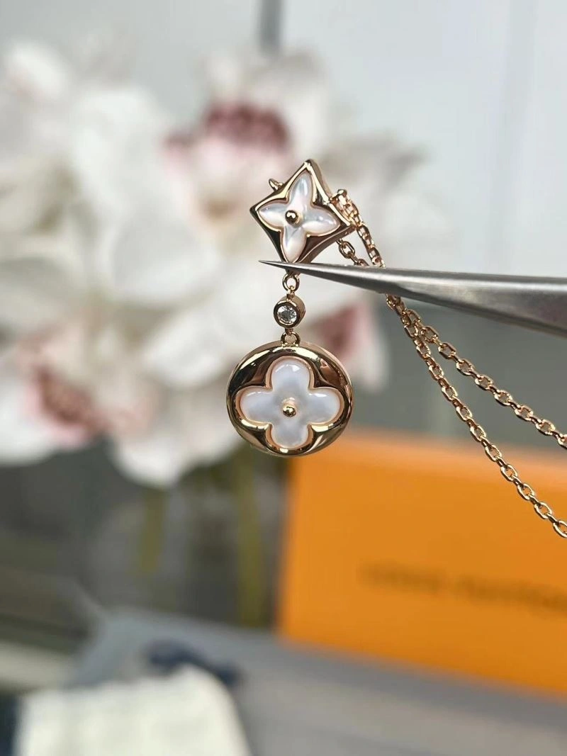 EasyCare Louis Vuitton Necklaces 250912