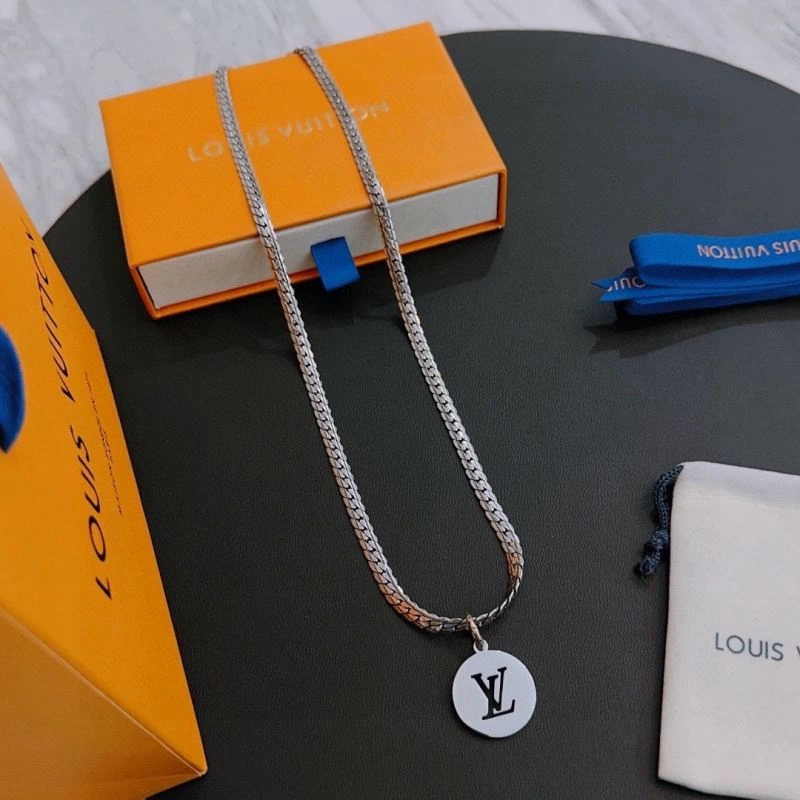 Louis Vuitton Necklaces Reliable 250924