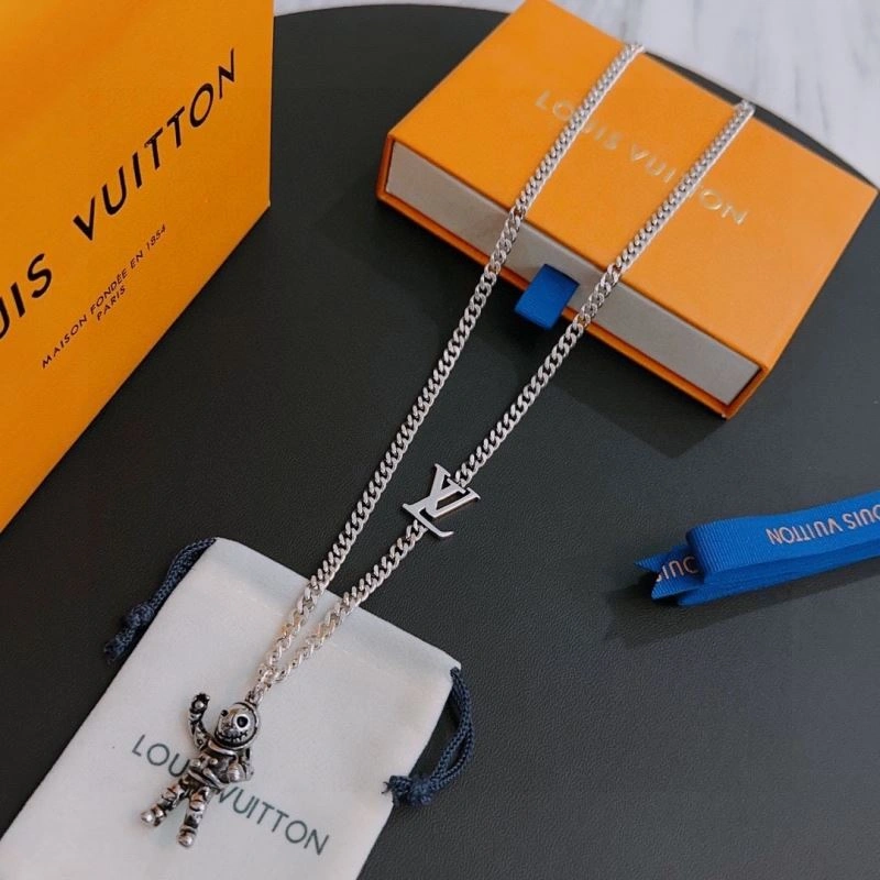 HighPerformance Louis Vuitton Necklaces 250918