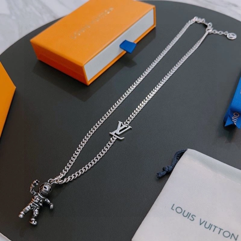 HighPerformance Louis Vuitton Necklaces 250918