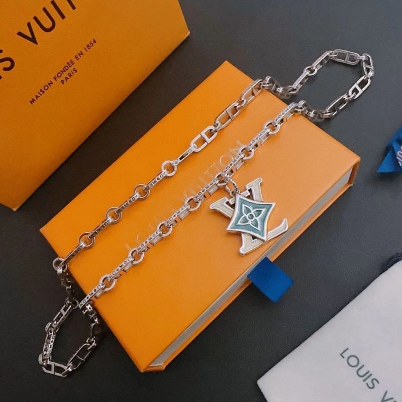 Lightweight Louis Vuitton Necklaces 250923