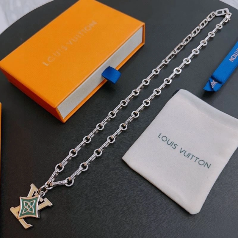 Lightweight Louis Vuitton Necklaces 250923