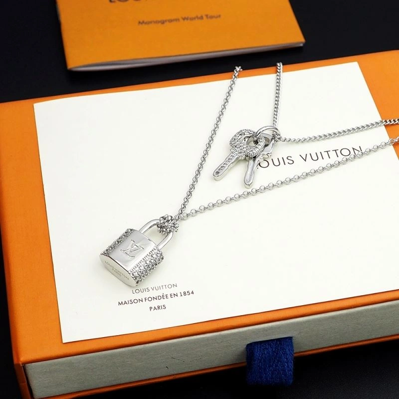MultiPurpose Louis Vuitton Necklaces 250926