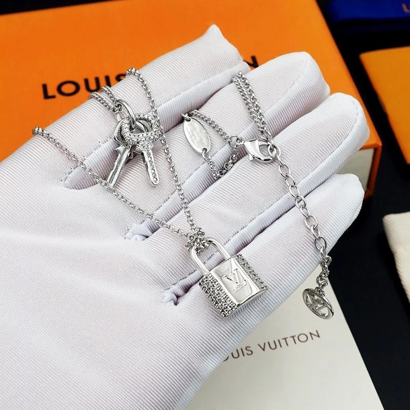 MultiPurpose Louis Vuitton Necklaces 250926