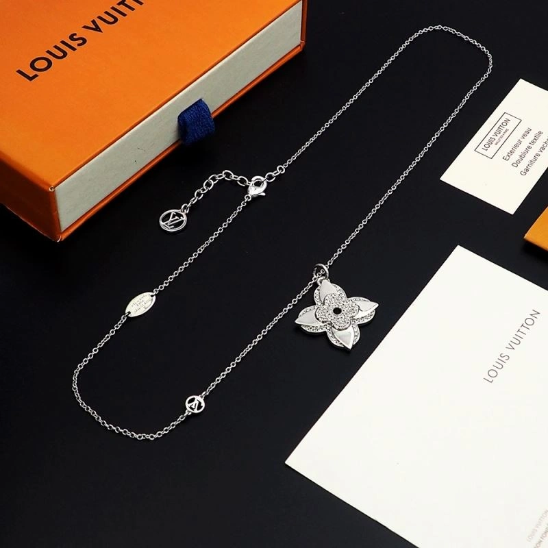 Louis Vuitton Necklaces RelaxedFit 250899
