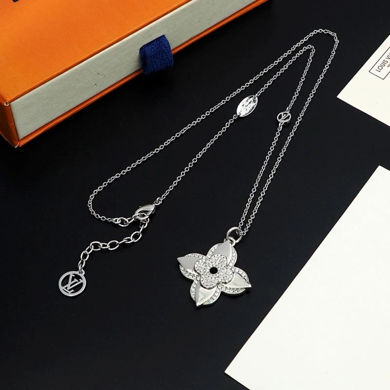 Louis Vuitton Necklaces RelaxedFit 250899