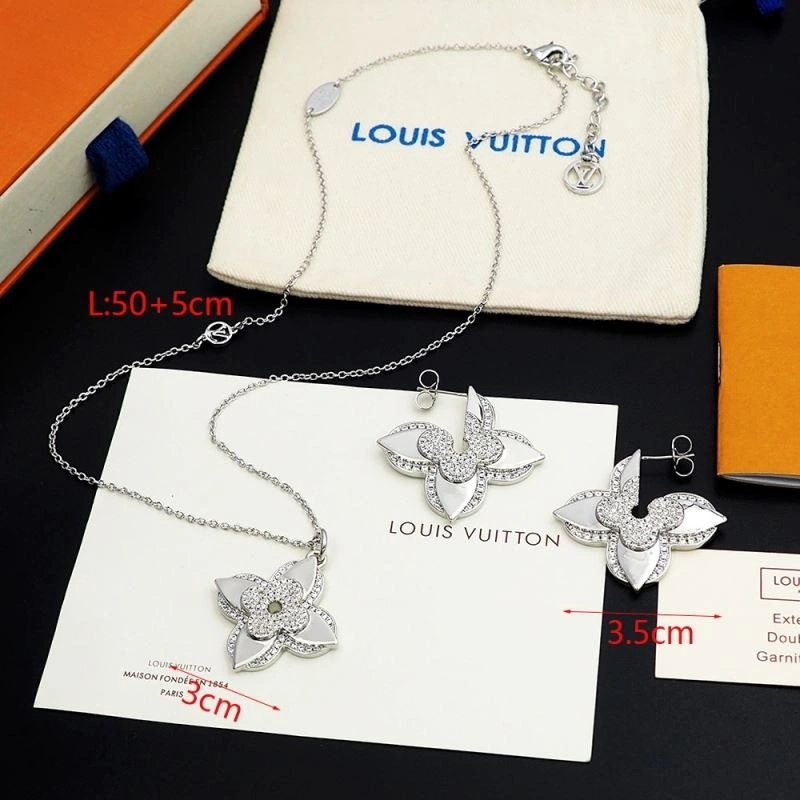 Louis Vuitton Necklaces RelaxedFit 250899