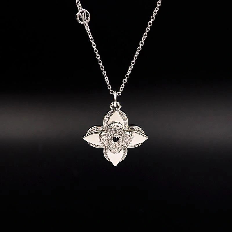 Louis Vuitton Necklaces RelaxedFit 250899