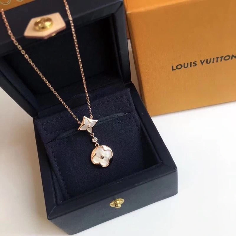 ZeroBulk Louis Vuitton Necklaces 250897