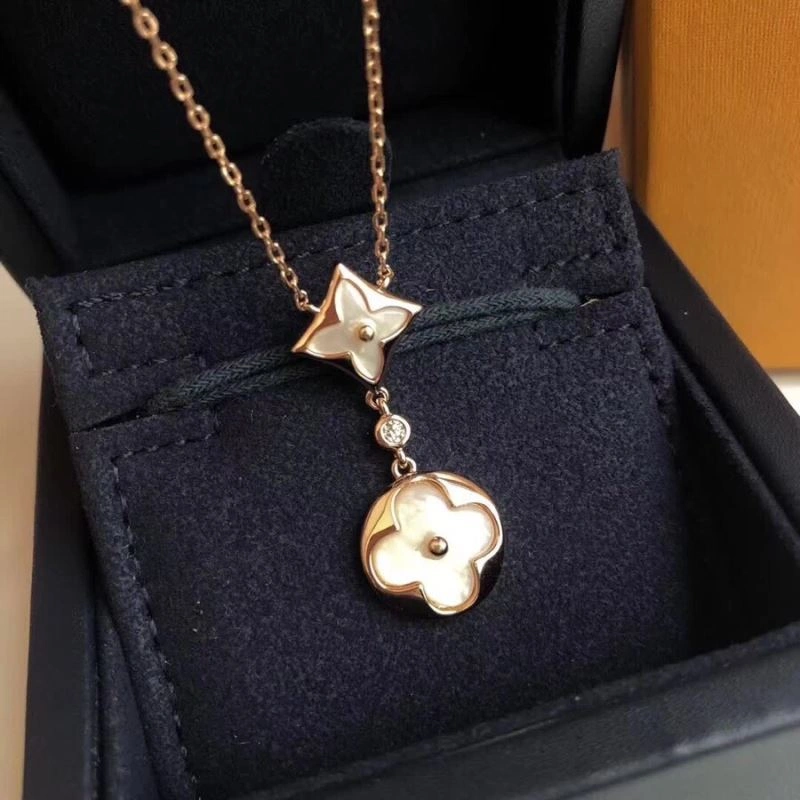 ZeroBulk Louis Vuitton Necklaces 250897