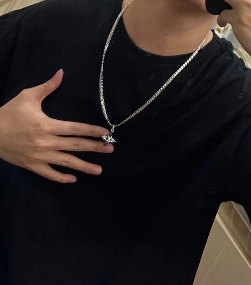 Louis Vuitton Necklaces Original 250893
