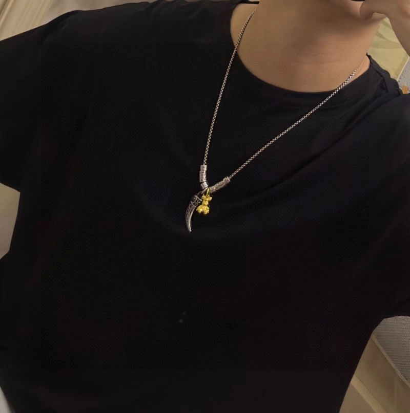 Unisex Louis Vuitton Necklaces 250888