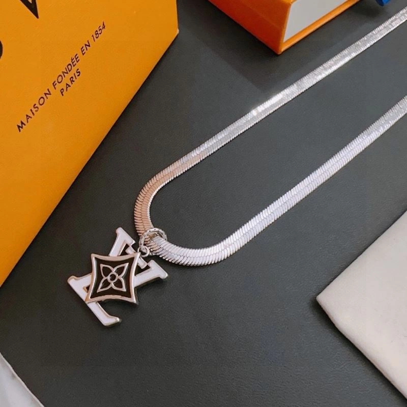 FreshLook Louis Vuitton Necklaces 250889