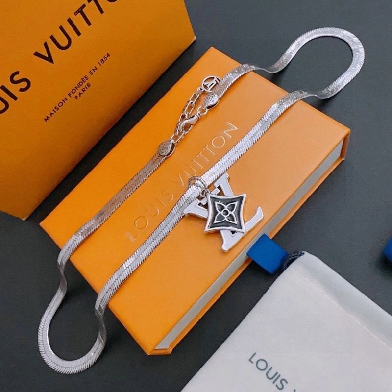 FreshLook Louis Vuitton Necklaces 250889