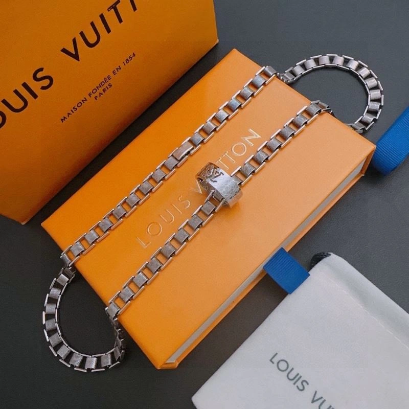 Louis Vuitton Necklaces Reliable 250878