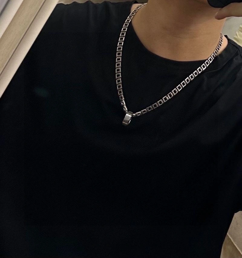 Louis Vuitton Necklaces Reliable 250878