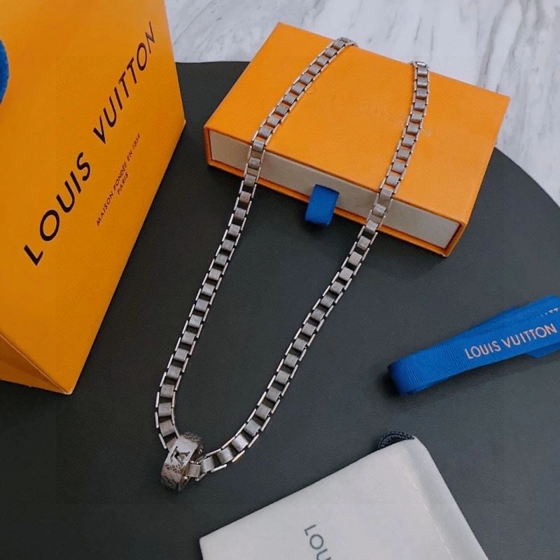 Louis Vuitton Necklaces Reliable 250878