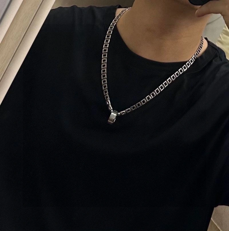Louis Vuitton Necklaces Reliable 250878