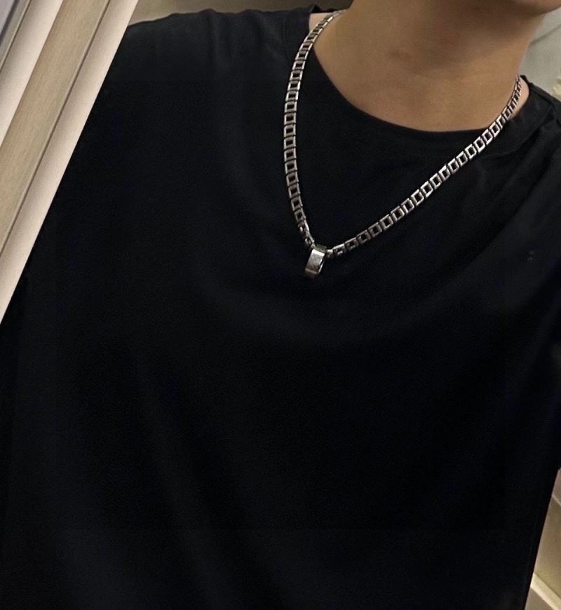 Louis Vuitton Necklaces Reliable 250878