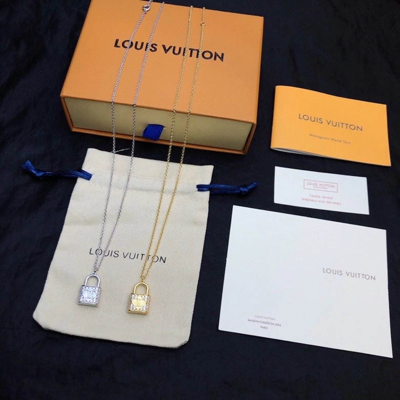 Louis Vuitton Necklaces Trendy 250891
