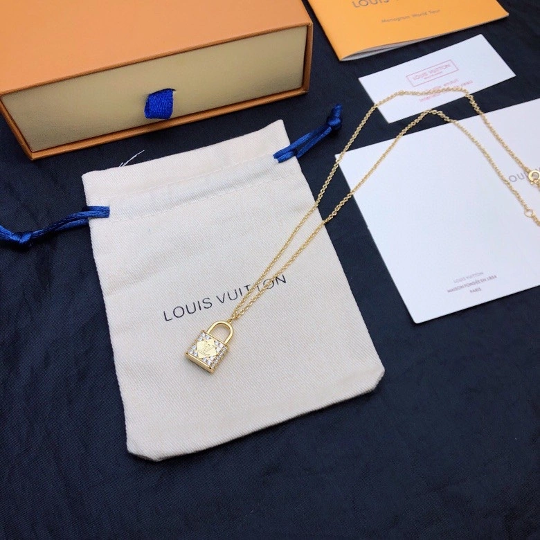 Louis Vuitton Necklaces Trendy 250891