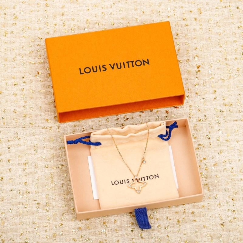 Sophisticated Louis Vuitton Necklaces 250868