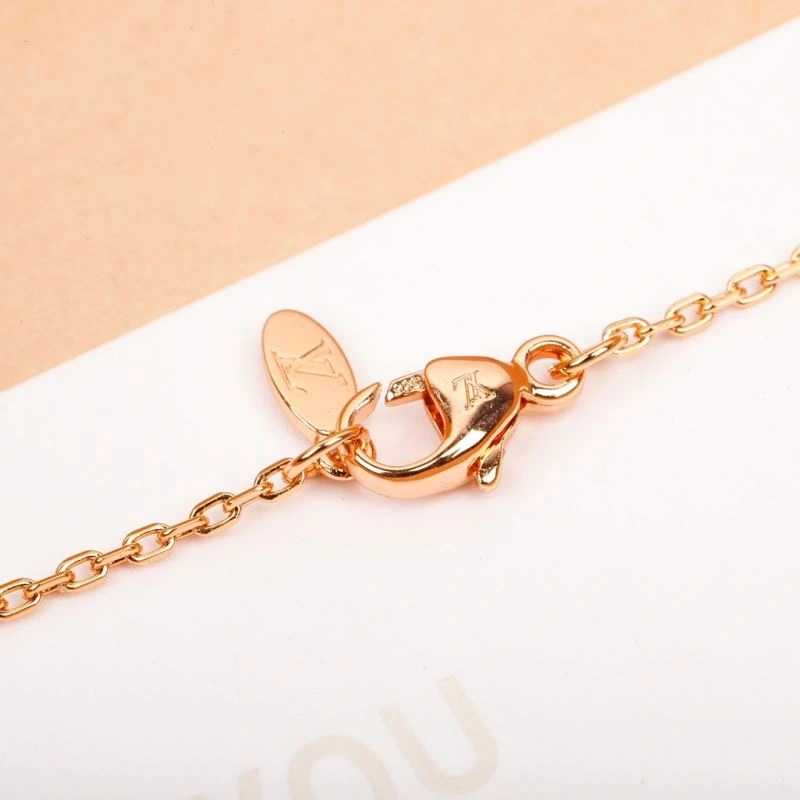 Sophisticated Louis Vuitton Necklaces 250868