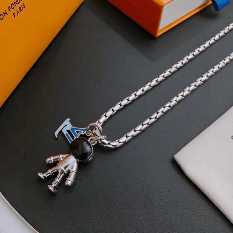 SoftTouch Louis Vuitton Necklaces 250549