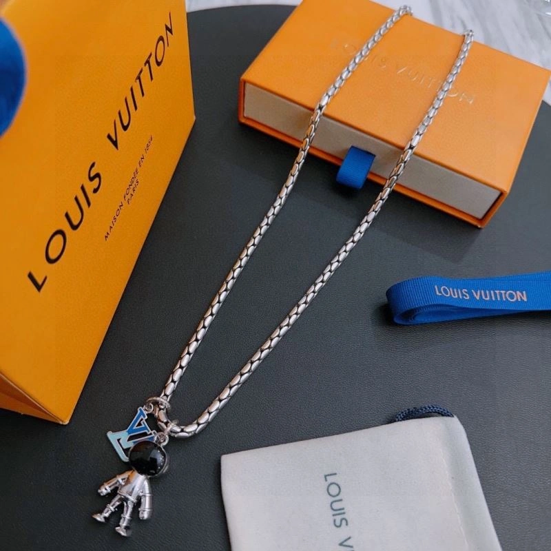 SoftTouch Louis Vuitton Necklaces 250549