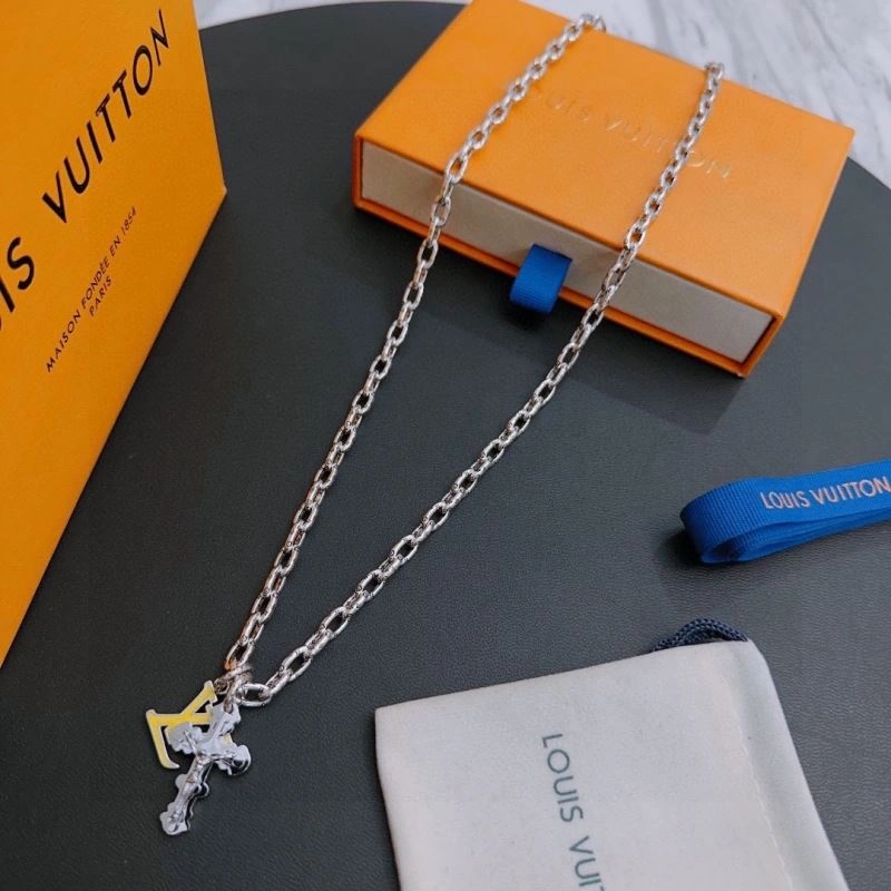 SmoothTexture Louis Vuitton Necklaces 250537