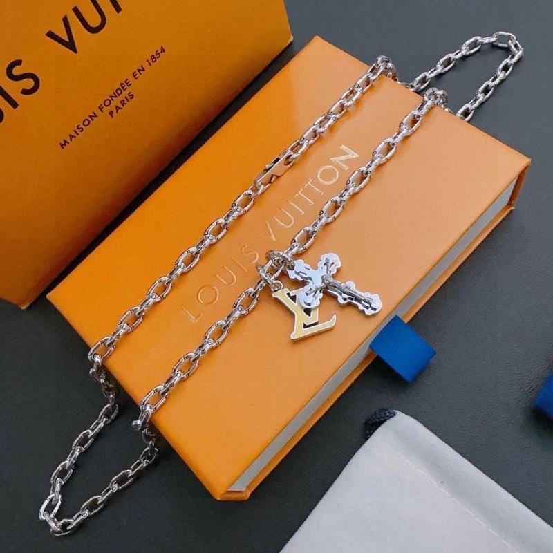 SmoothTexture Louis Vuitton Necklaces 250537