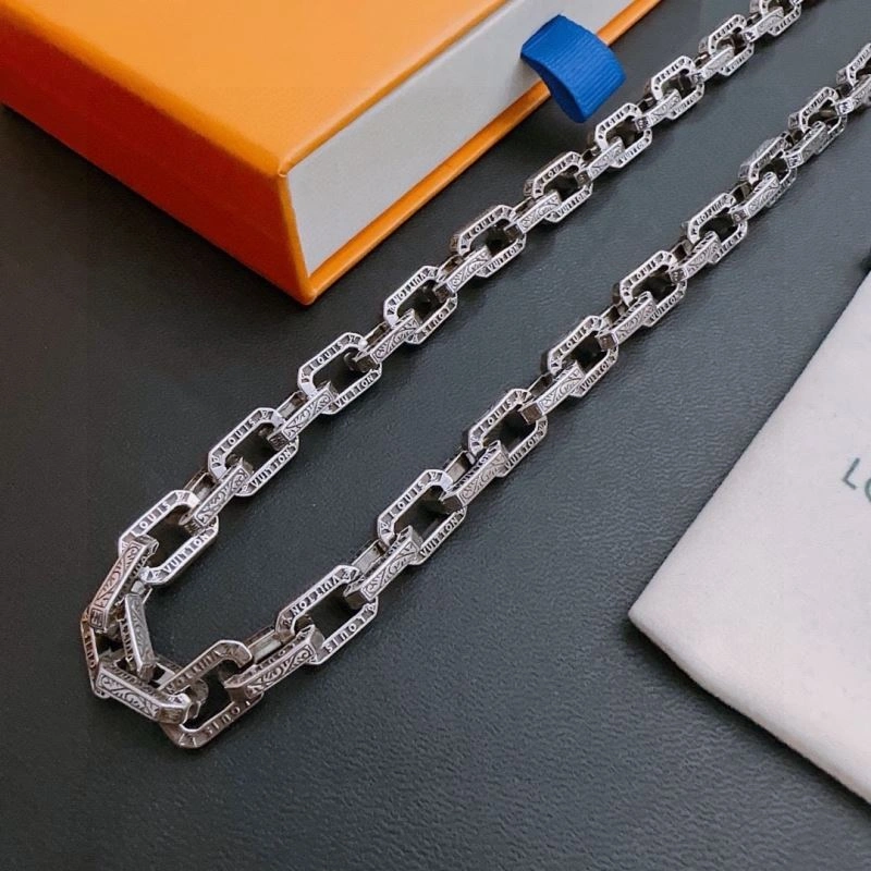 Louis Vuitton Necklaces WellDesigned 250535