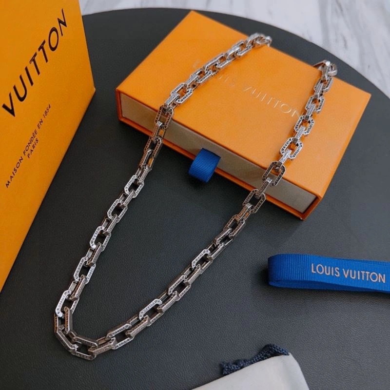 Louis Vuitton Necklaces WellDesigned 250535
