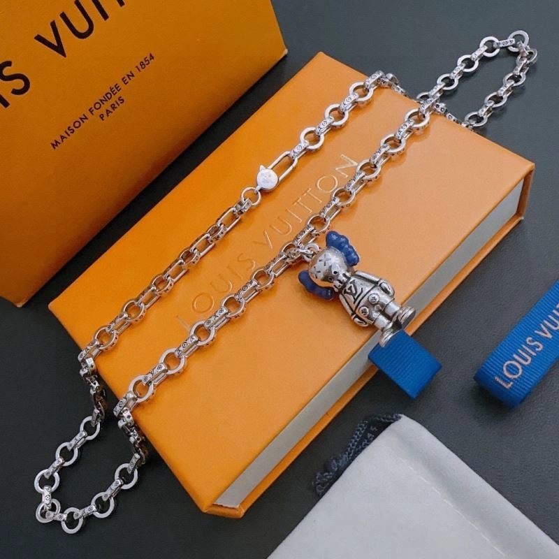 Louis Vuitton Necklaces Trendy 250543