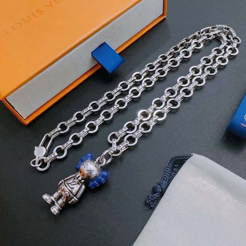 Louis Vuitton Necklaces Trendy 250543